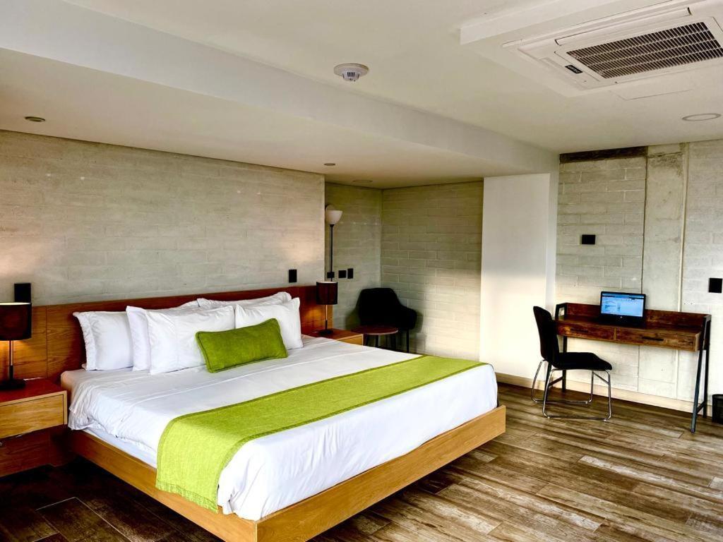 Terra Biohotel Medellin Bagian luar foto