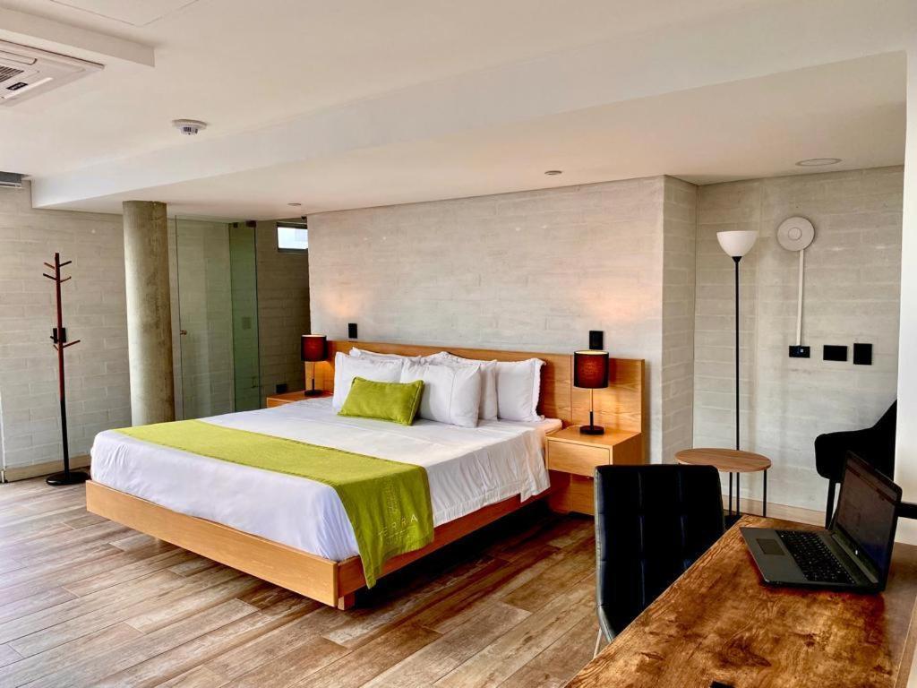 Terra Biohotel Medellin Bagian luar foto