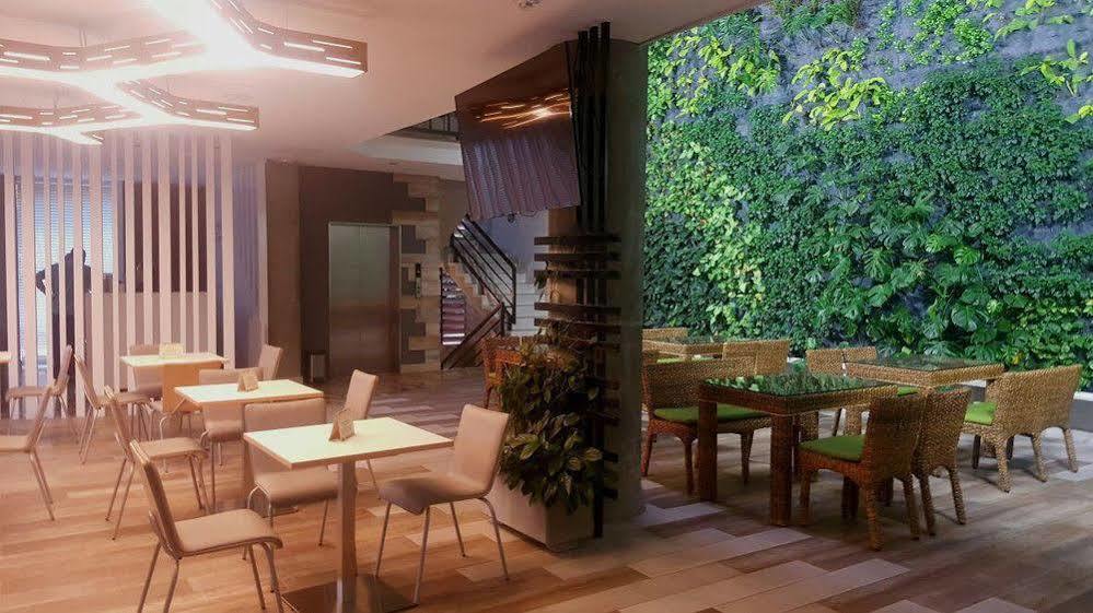 Terra Biohotel Medellin Bagian luar foto
