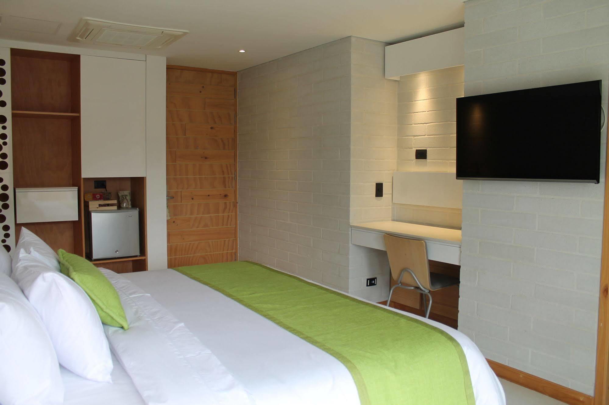 Terra Biohotel Medellin Bagian luar foto